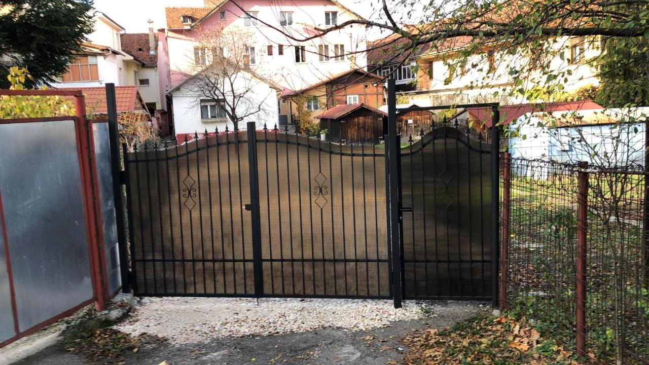Stayplay Center Theater Брашов Екстериор снимка